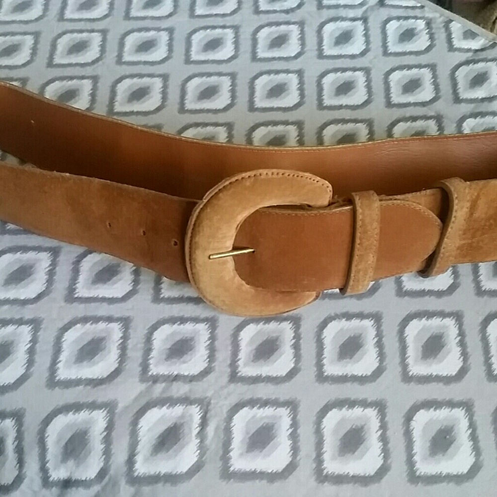 Genuine vintage suede belt.